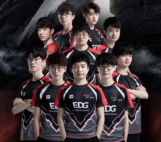 显示出他对 显示出他对